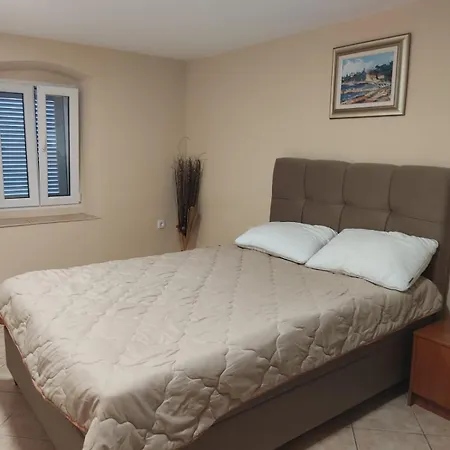 Nino Apartment *